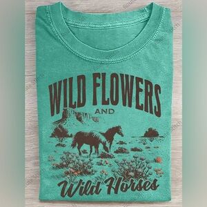 WESTERN Lainey Wilson Graphic Crewneck Tee Shirt Horses Flowers Cotton Teal